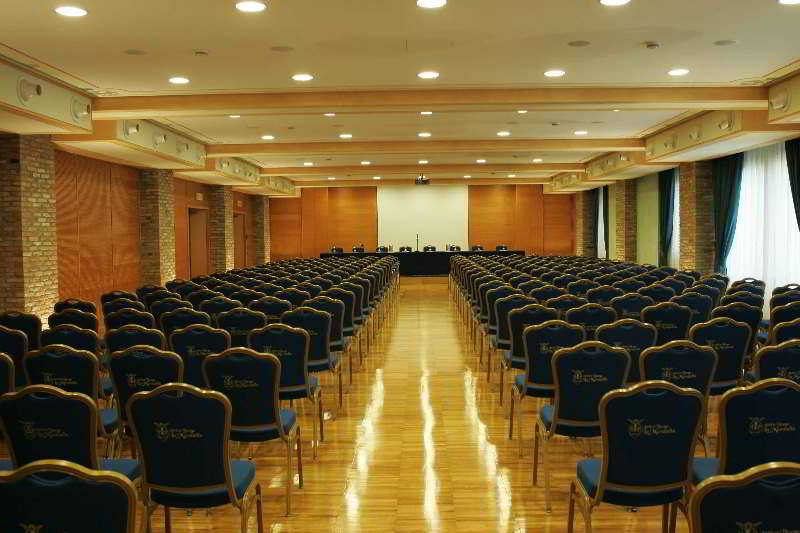 Conferences
Conferences
di Antico Borgo La Muratella