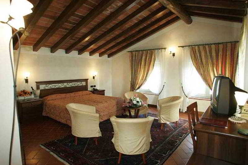 Room
Room
di Antico Borgo La Muratella