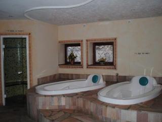 Sports and Entertainment
Sports and Entertainment
di Monaco Sport Hotel