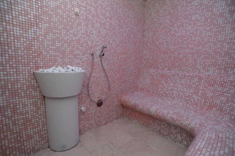 Sports and Entertainment
Sports and Entertainment
di Relais Valle Orientina