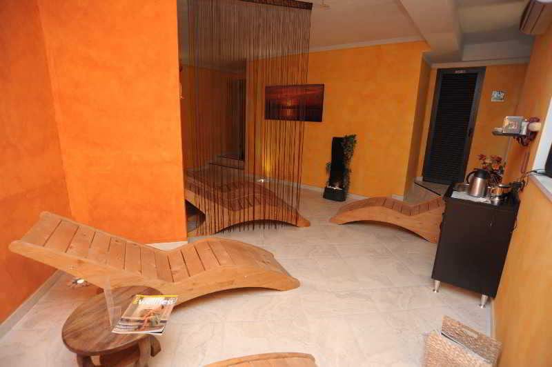 Sports and Entertainment
Sports and Entertainment
di Relais Valle Orientina