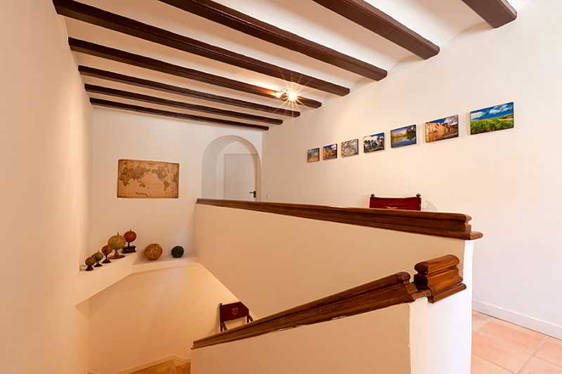 Lobby
Lobby
di Hospederia De Alesves