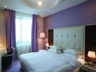 General view
General view
di Crystal Hotel Belgrade