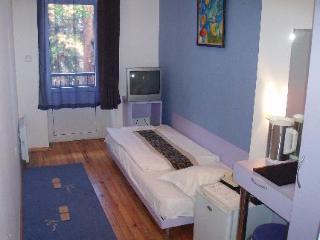 General view
General view
di Scottys Boutique Hotel