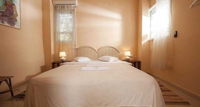 Room
Room
di Eden House Apartments and Suites