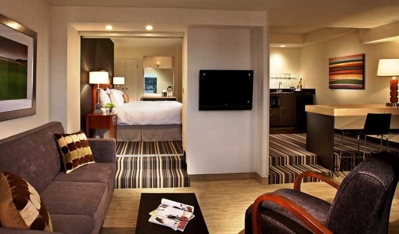 Room
 di Cambridge Suites Hotel