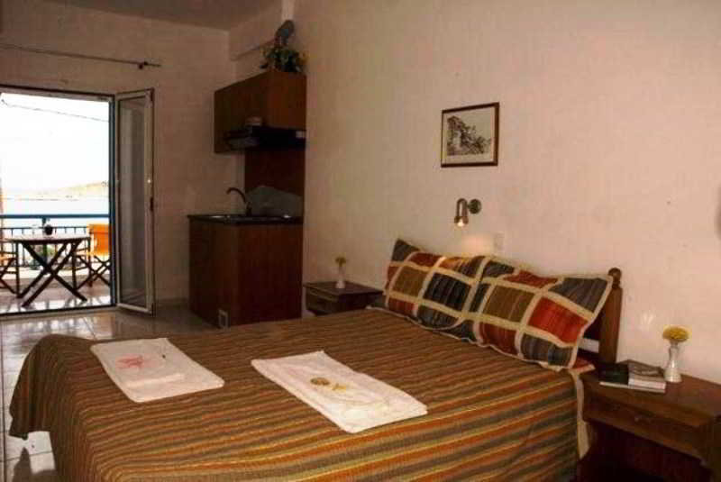 Room
Room
di Athina Apts & Studios