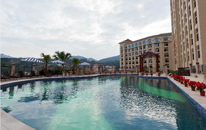 Pool
 di Haili Garden Hotel