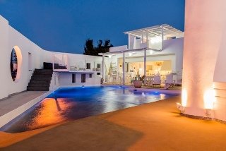 Pool
Pool
di Kouros Exclusive