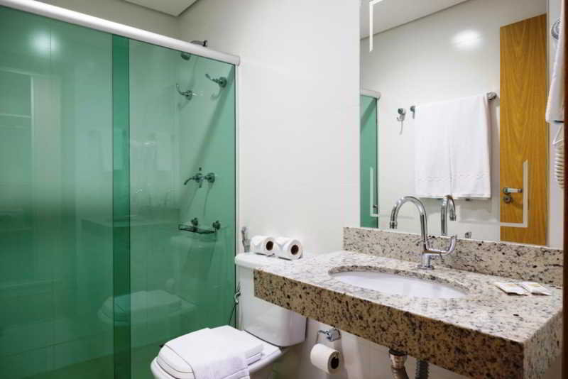 Room
Room
di Hotel Financial