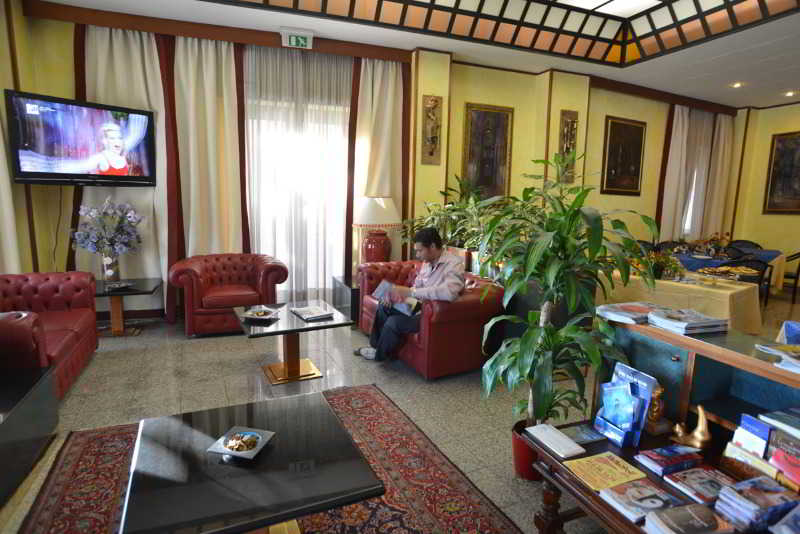 Lobby
Lobby
di MSN Hotel Galles Genova