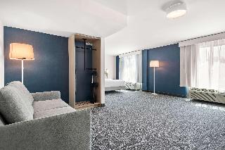 Spark By Hilton Exton