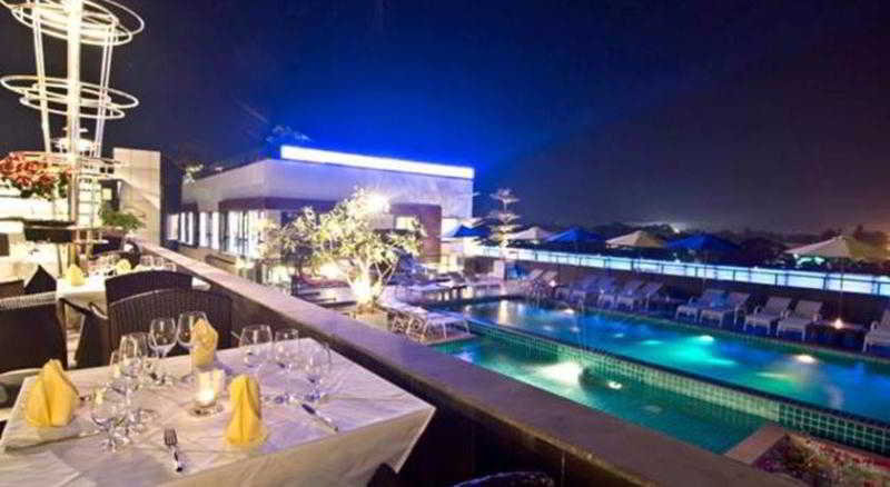 Pool
Pool
di Rashmi's The Plaza Hotel Vientiane