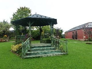 Terrace
Terrace
di The Mill Forge