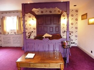 Room
Room
di The Mill Forge