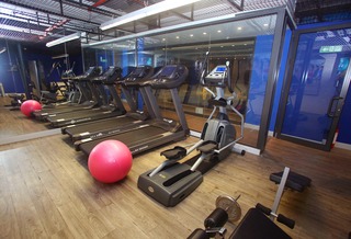 Sports and Entertainment
Sports and Entertainment
di Wes Hotel