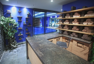 Pool
Pool
di Wes Hotel