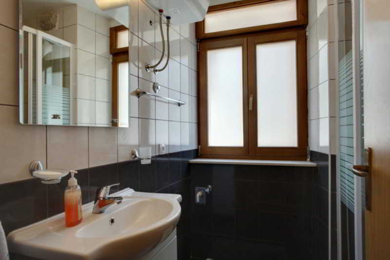 Room
Room
di Apartments Josip