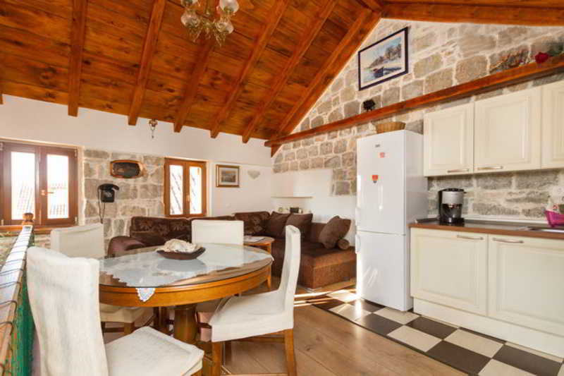 Room
Room
di Apartments Josip