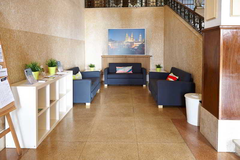 Lobby
Lobby
di Albergue Seminario Menor