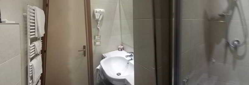 Room
Room
di Grand Hotel Terme Di Riolo