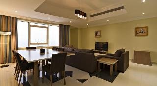 Room
Room
di Governor West Bay Suites & Residences