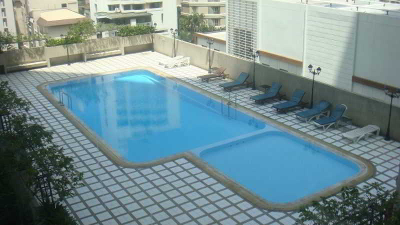 Pool
 di Omni Tower Syncate Suites