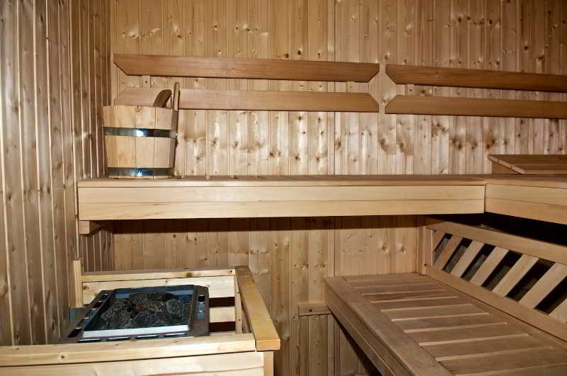 Sports and Entertainment
Sports and Entertainment
di Pawlik Hotel