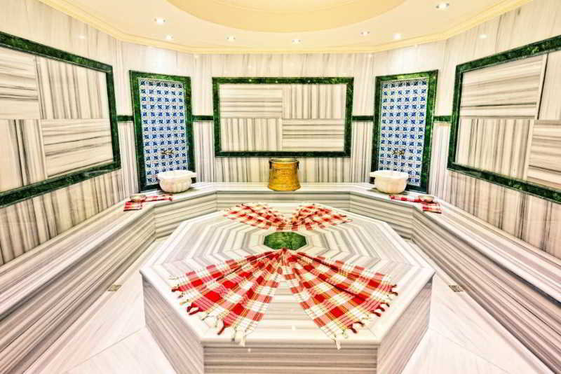 Sports and Entertainment
Sports and Entertainment
di Merit Park Hotel & Casino