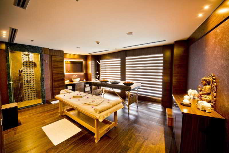 Sports and Entertainment
Sports and Entertainment
di Merit Park Hotel & Casino