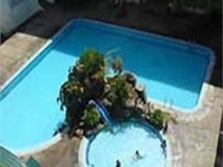 Pool
 di Coral Bay Resort