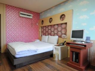 Room
Room
di Goodstay New Grand Hotel