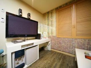 Room
Room
di Goodstay New Grand Hotel