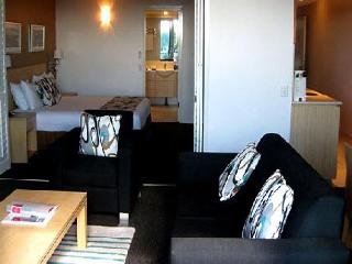 Room
Room
di Ramada Hotel Suites