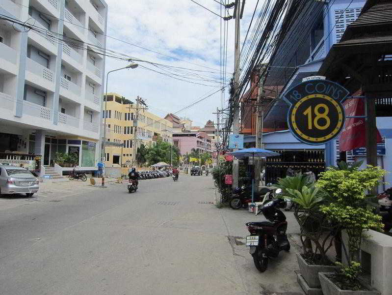 General view
 di 18 Coins Inn Pattaya