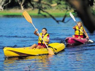 Sports and Entertainment
Sports and Entertainment
di Headland Beach Resort