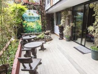 Sports and Entertainment
Sports and Entertainment
di Casa Vallejo