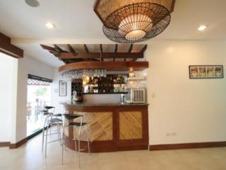 Bar
Bar
di Coron Hilltop View Resort
