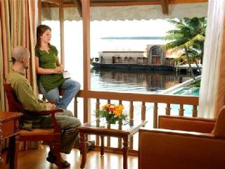 Room
Room
di Lemon Tree Vembanad Lake Resort Muhamma West Of Ku