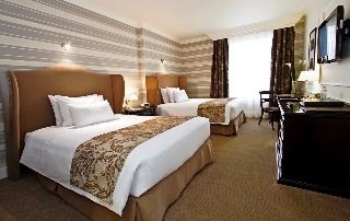 Room
Room
di Dann Carlton Quito
