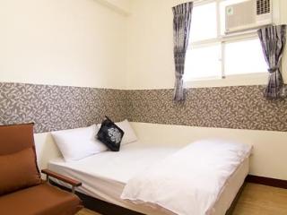 Room
Room
di G Star Fengjia