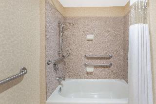 Hawthorn Suites by Wyndham Midwest City Tinker AF