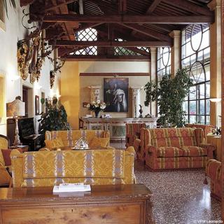 Villa Del Quar hotel, 
Verona, Italy.
The photo picture quality can be
variable. We apologize if the
quality is of an unacceptable
level.