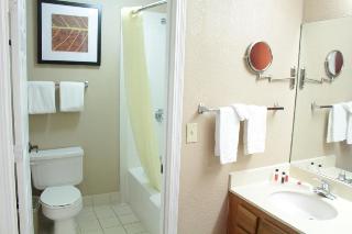 Hawthorn Suites By Wyndham Wichita East