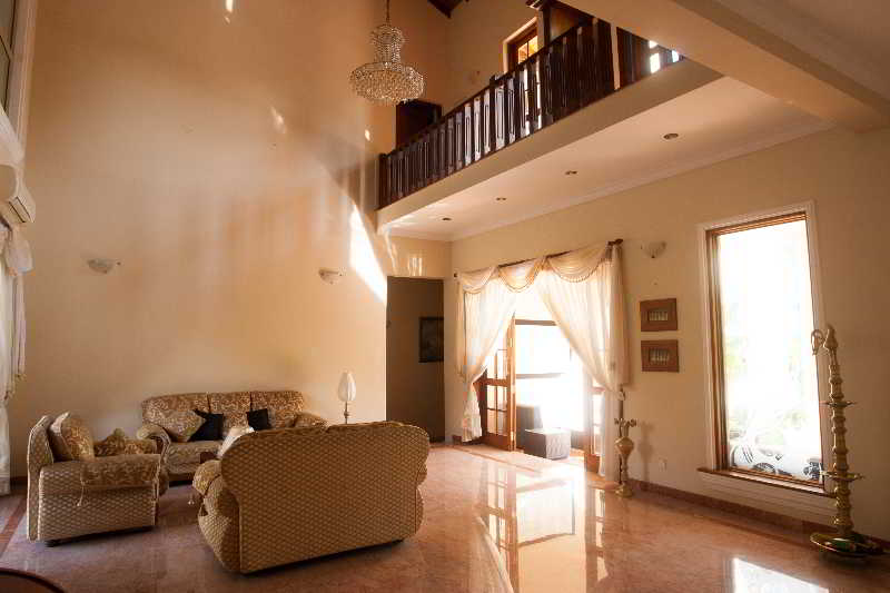 Lobby
Lobby
di ALANKARA VILLA