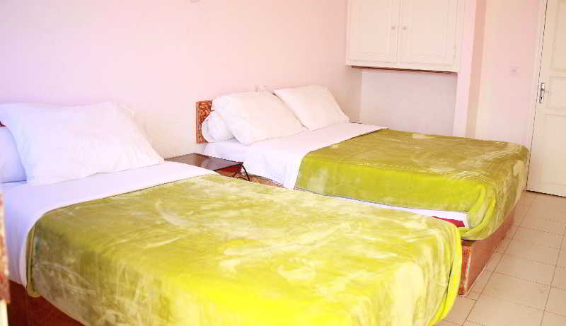 Room
Room
di LA BELLE VUE