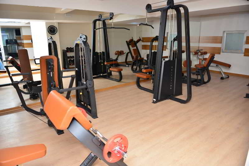 Sports and Entertainment
Sports and Entertainment
di Parion Hotel