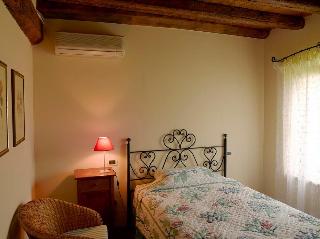 Room
Room
di Musella Winery & Relais