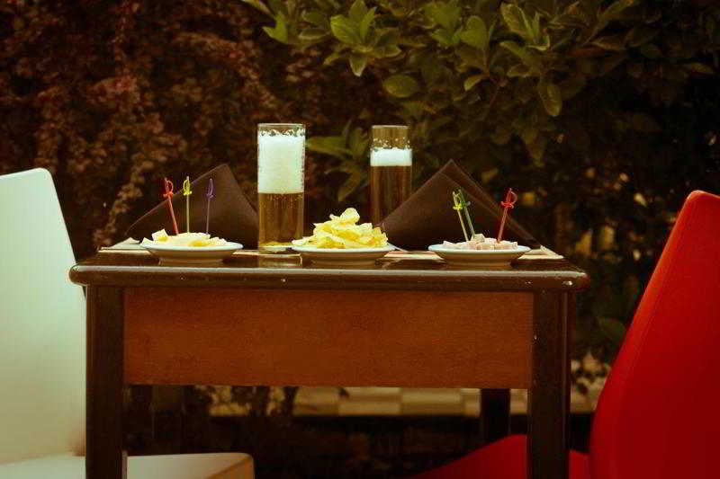 Bar
Bar
di You San Rafael