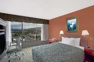 Ramada By Wyndham Reno Hotel & Casino